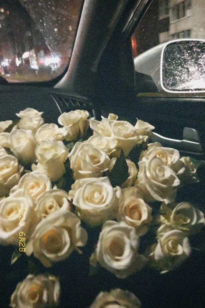 Corporate meeting room with carefully timed floral arrangements that maintain elegance throughout business hours